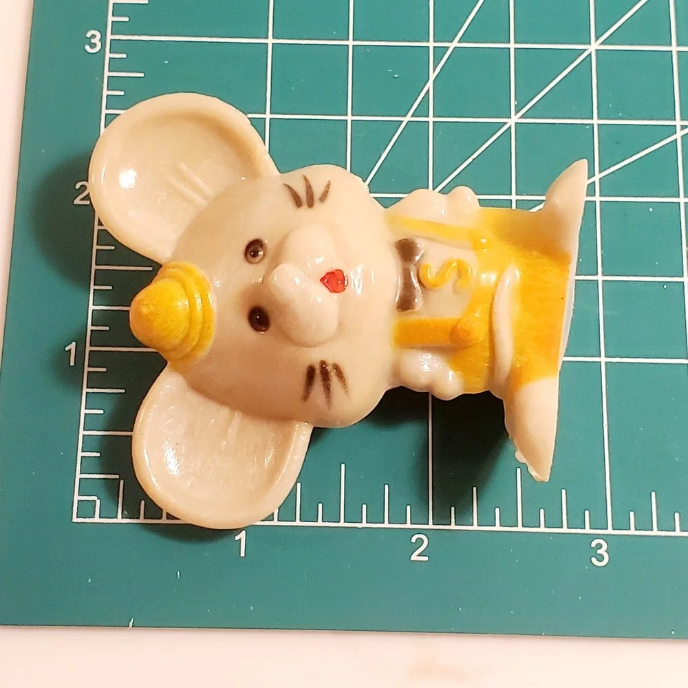 Vtg Anthropomorphic Mice Boy Girl Plastic Salt Pepper Shakers Made in Hong Kong